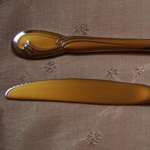 NEW Oneida Calla Lily Place Butter Knife Set of 4